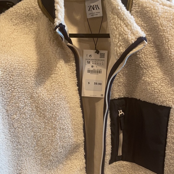 Men’s Zara Sherpa Vest - Picture 2 of 3